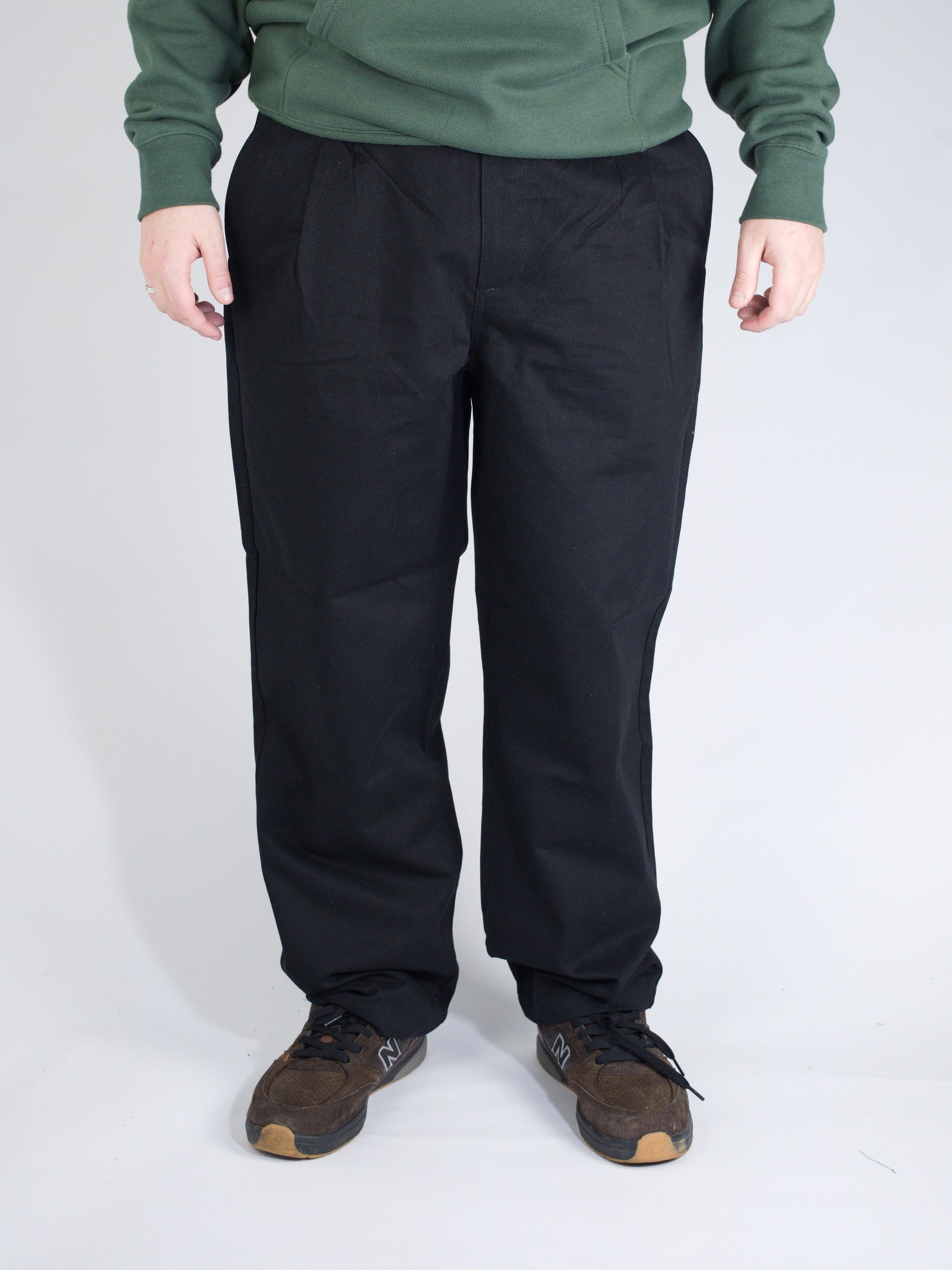 Sour solution - baggy chino - black