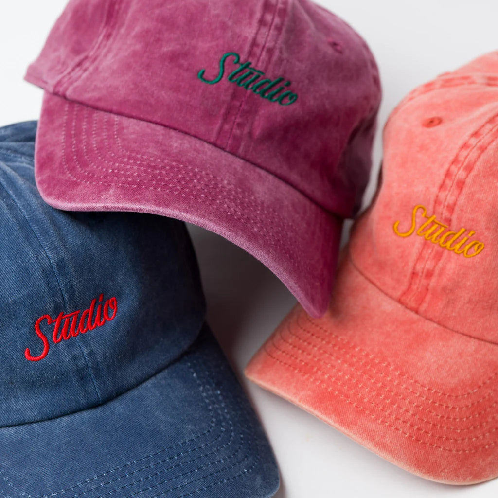 Studio - small script - 6 panel garment dyed - wine