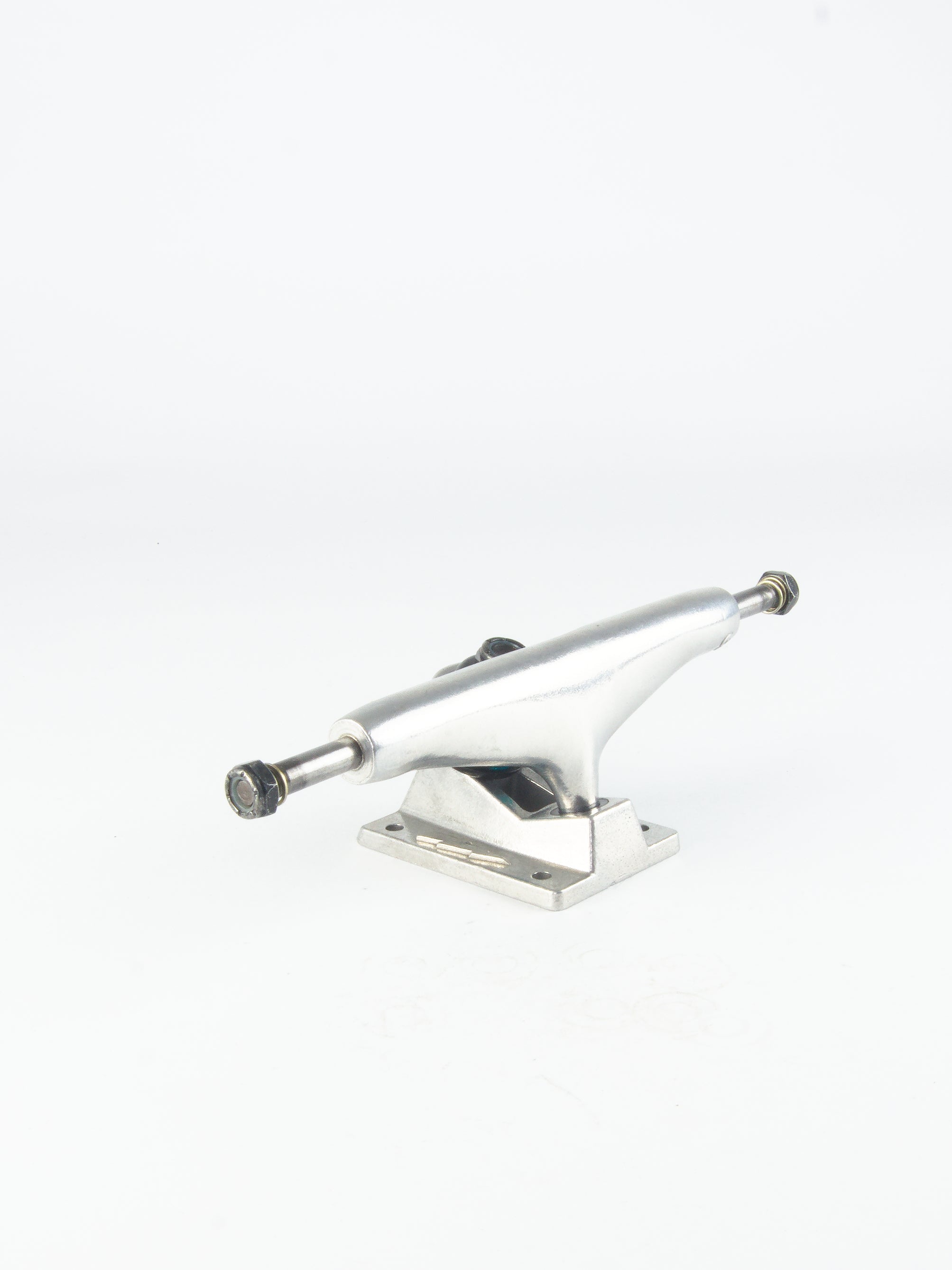 Thunder - standard skateboard trucks polished - 8.00 | 147mm