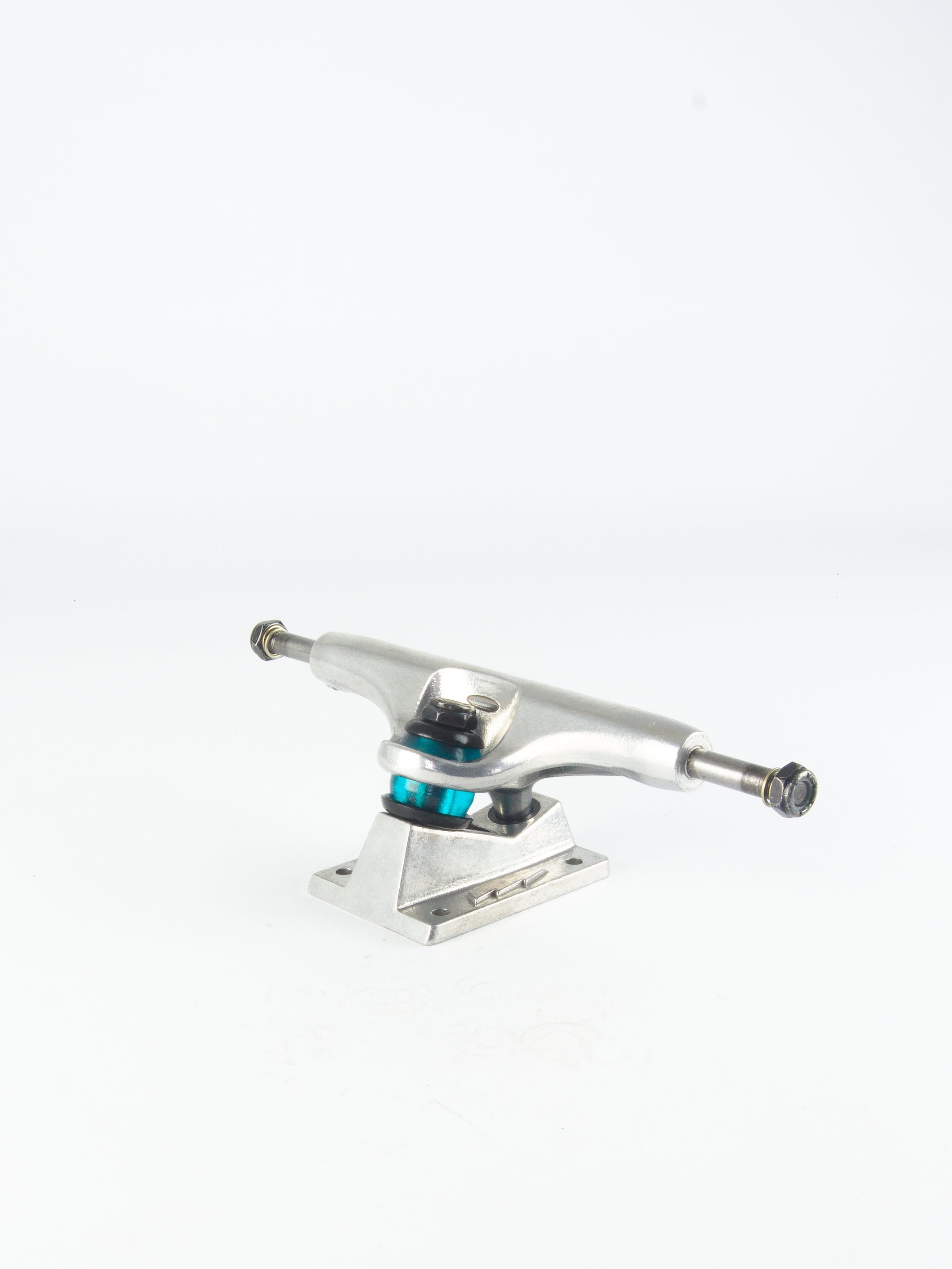 Thunder - standard skateboard trucks polished - 8.50 | 149mm