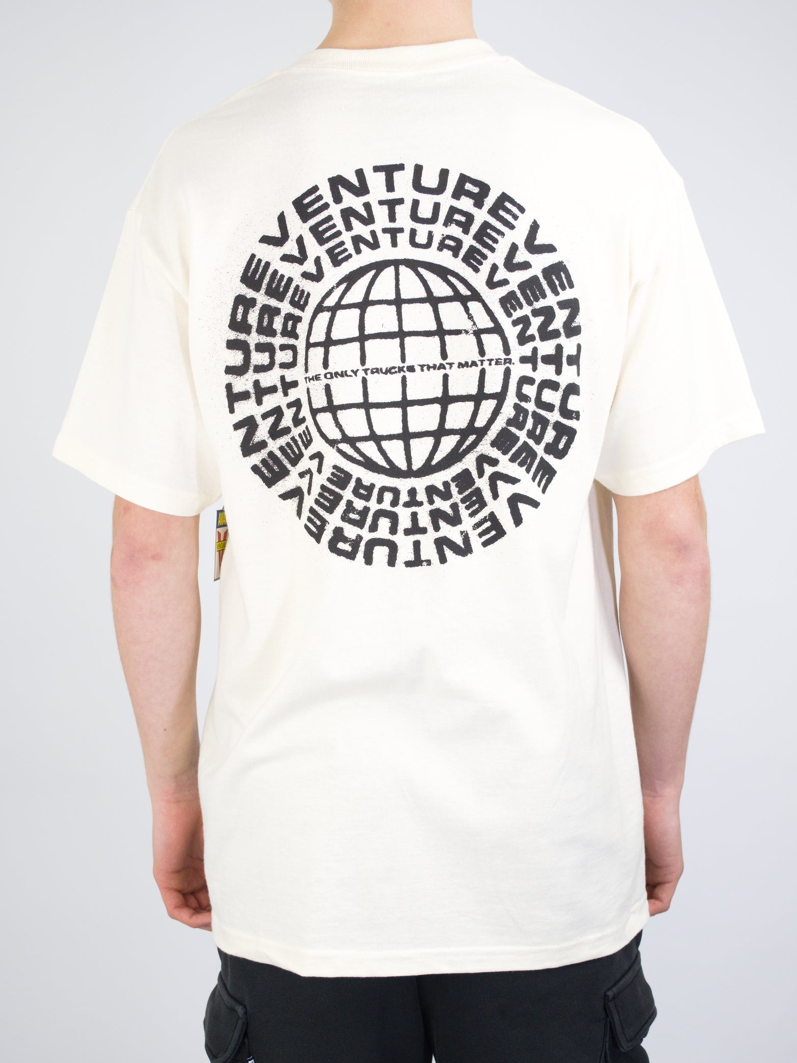 2xl venture - global tee shirt - cream last one size only