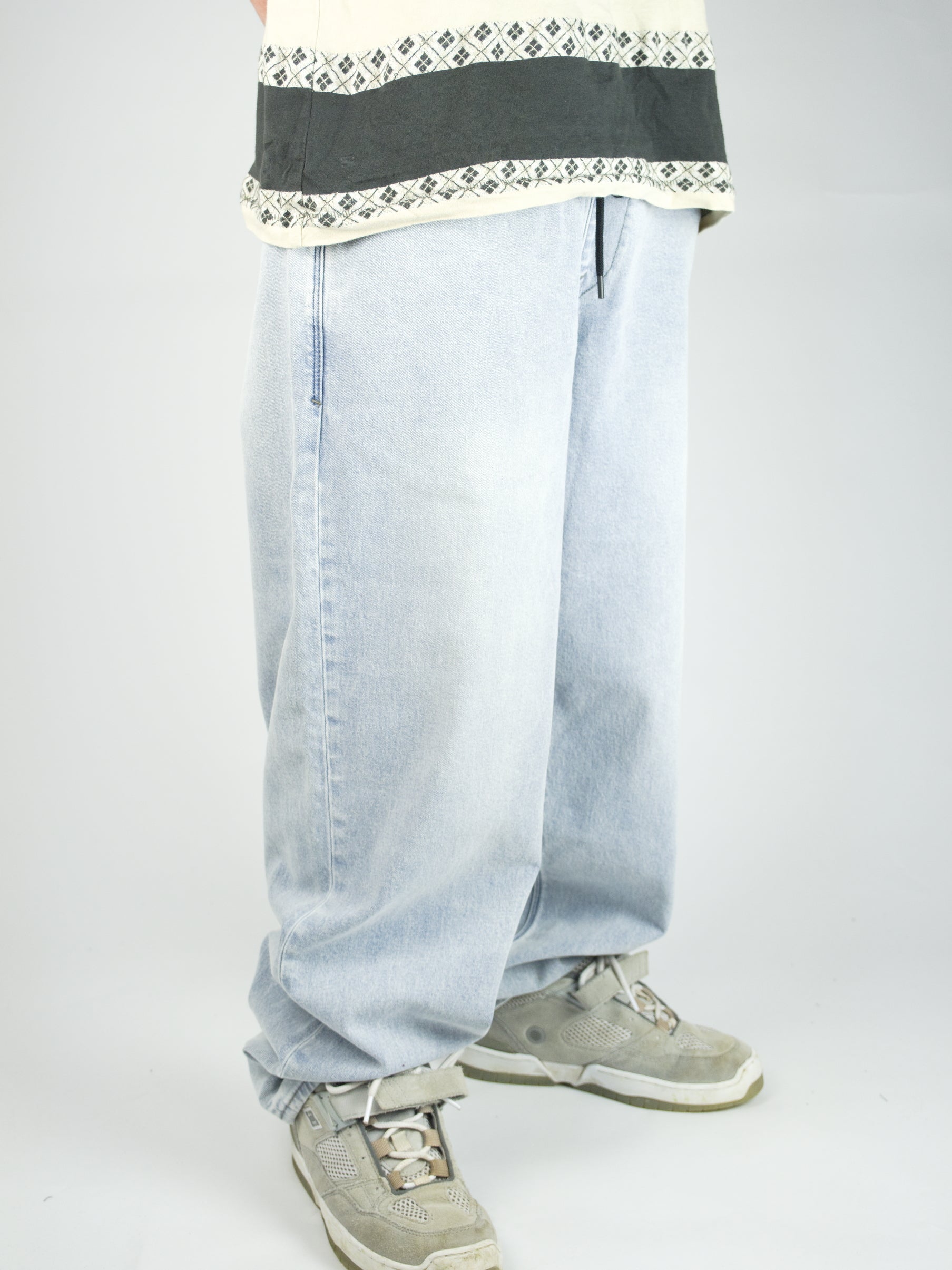 Volcom - freazy loose fit denim - elasticated wasteband drawstring jeans - acid wash blue