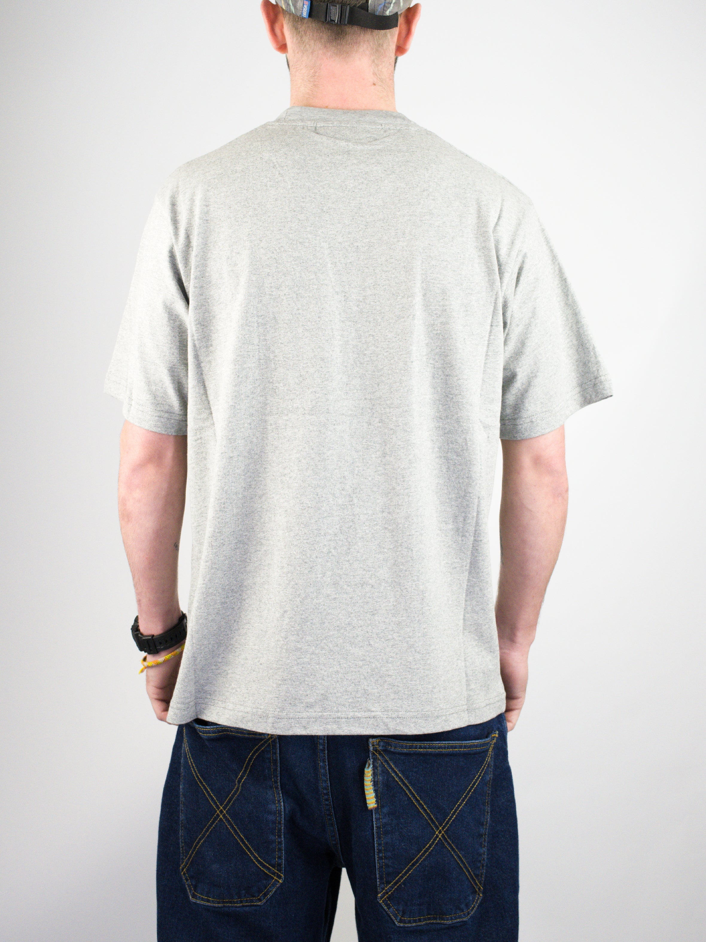 Xl wknd - cupig tee shirt - heather grey view person plain