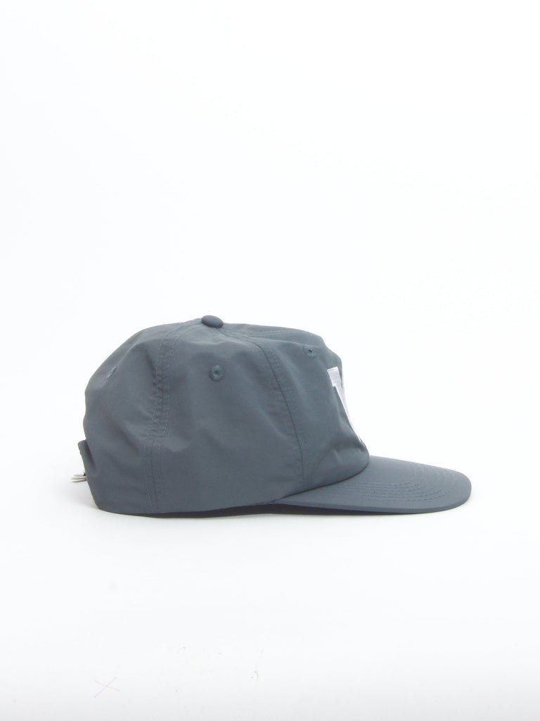 Wknd - eddy unstructured 6 panel snap back - metal grey / white - cap