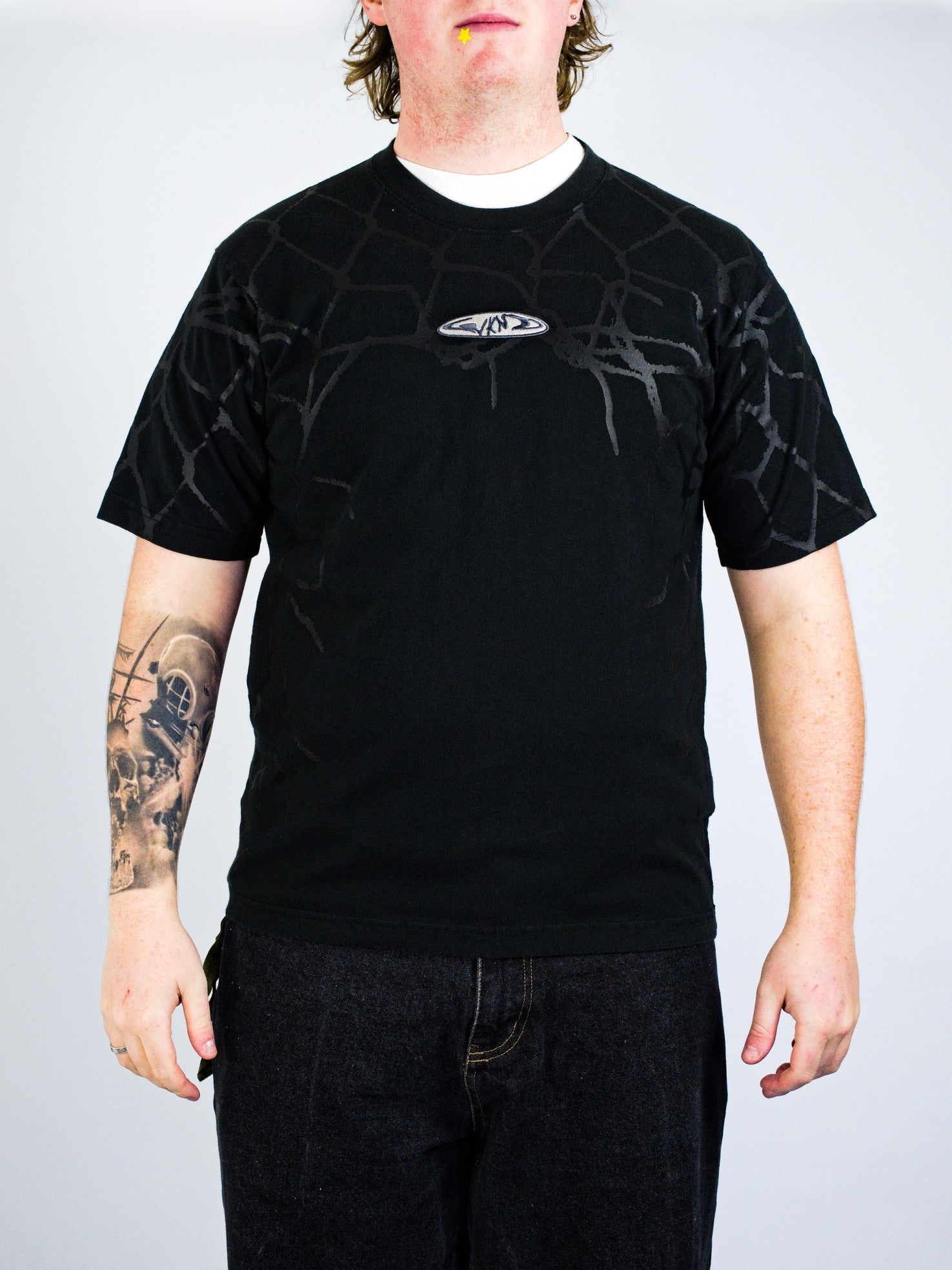 Wknd - fishbone emblem tee - faded black